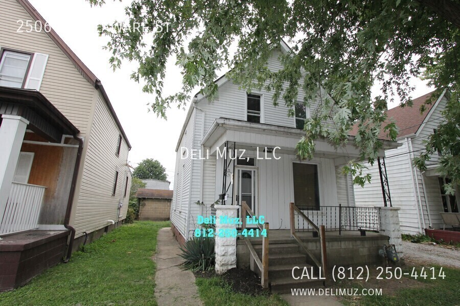 Foto principal - Westside 3 Bed, 1 Bath with W/D Hookups