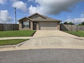 Building Photo - 4000 E Razorbill Dr