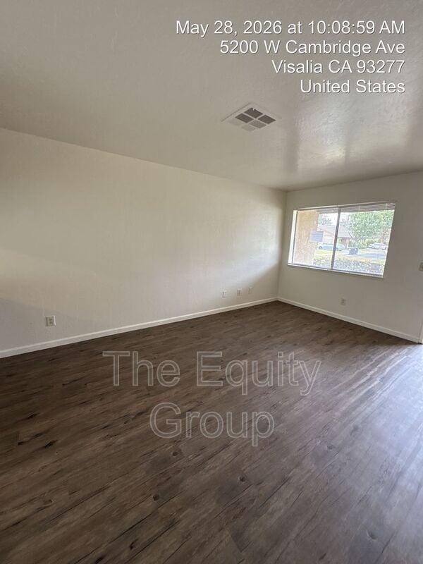 Building Photo - 5136 W Cambridge Ave