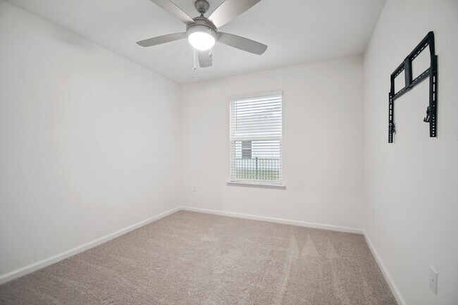 Foto del edificio - 8302 Hawkes Meadow Dr