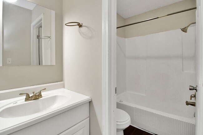 Foto del edificio - 3910-3912 Rock Quarry Rd.