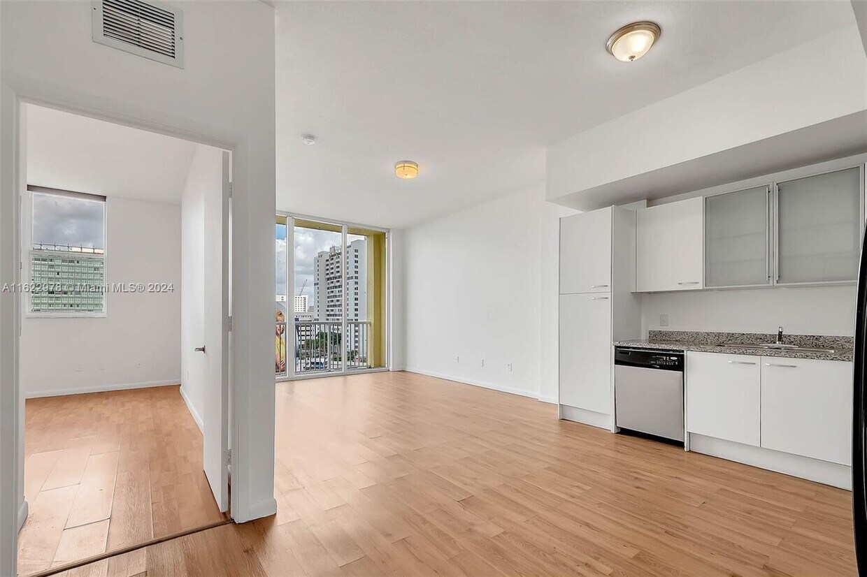 Primary Photo - 1350 NW 8th Ct