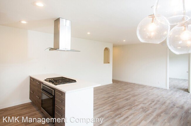 Building Photo - 2 br, 1 bath Apartment - 112 Dudley Ave 11...