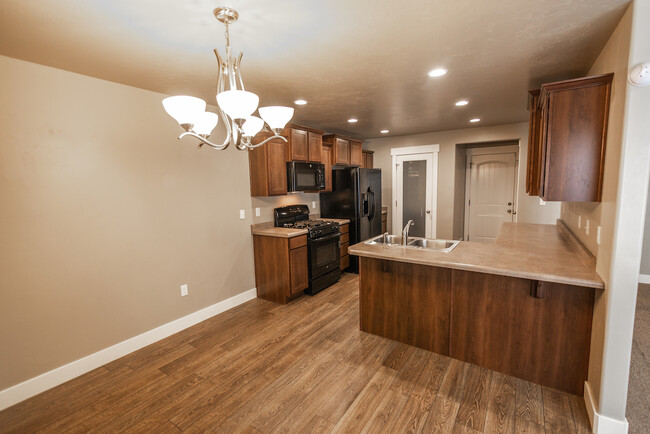 Building Photo - 14792 S Castle End Cove