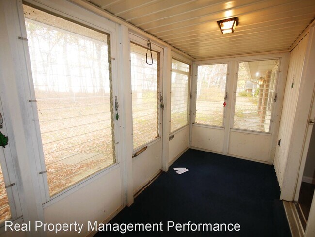 Building Photo - 1 br, 1 bath House - 252 a Jefferson Ct