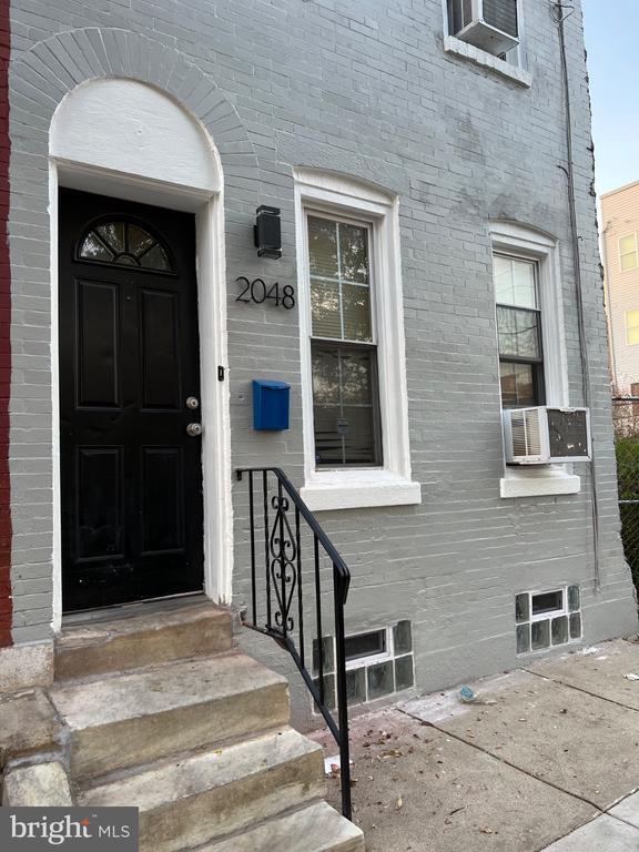 Foto del edificio - 2048 N Darien St