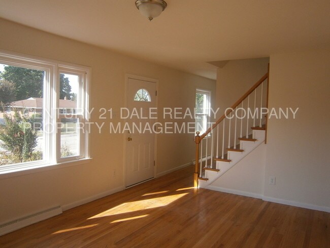 Building Photo - 733 Gunnison Rd