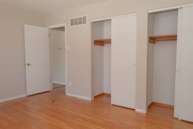 Foto del edificio - 835 Cole Blvd