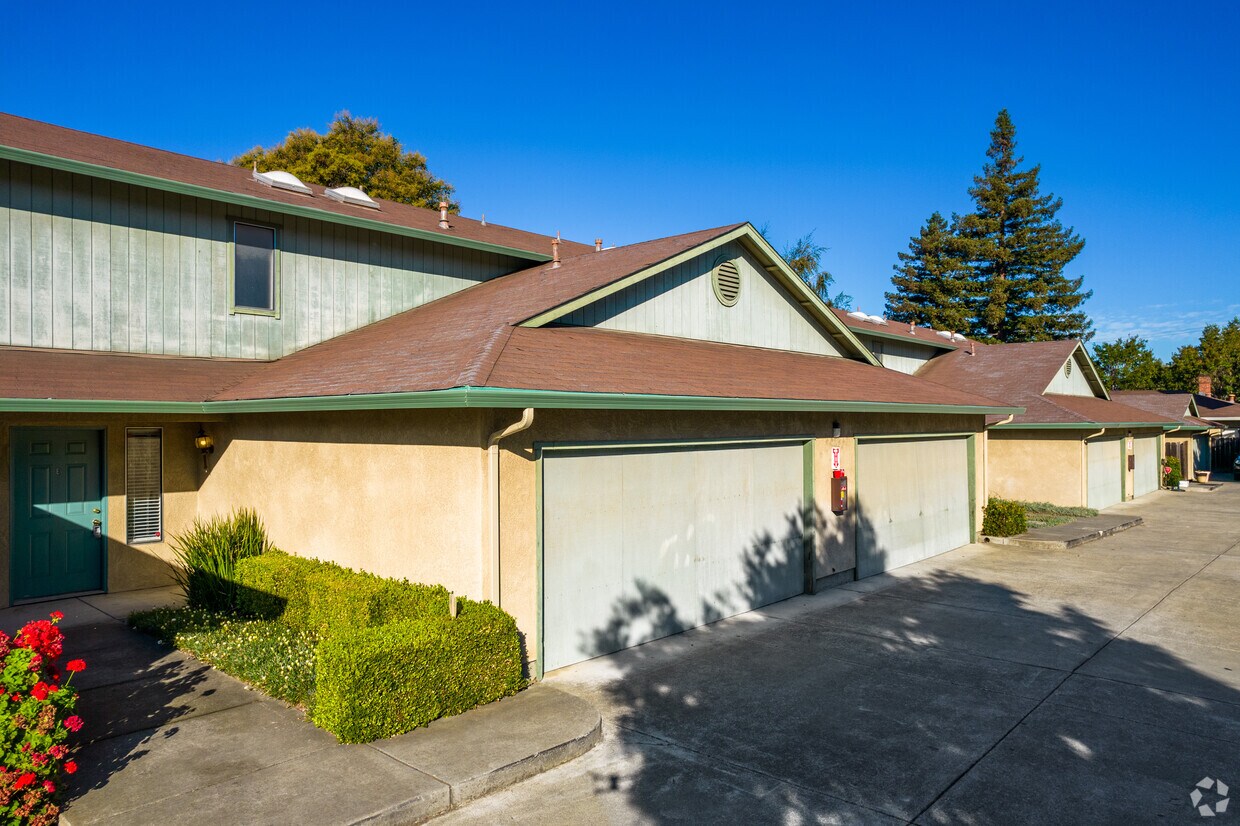 Foto principal - 599 Blossom Way
