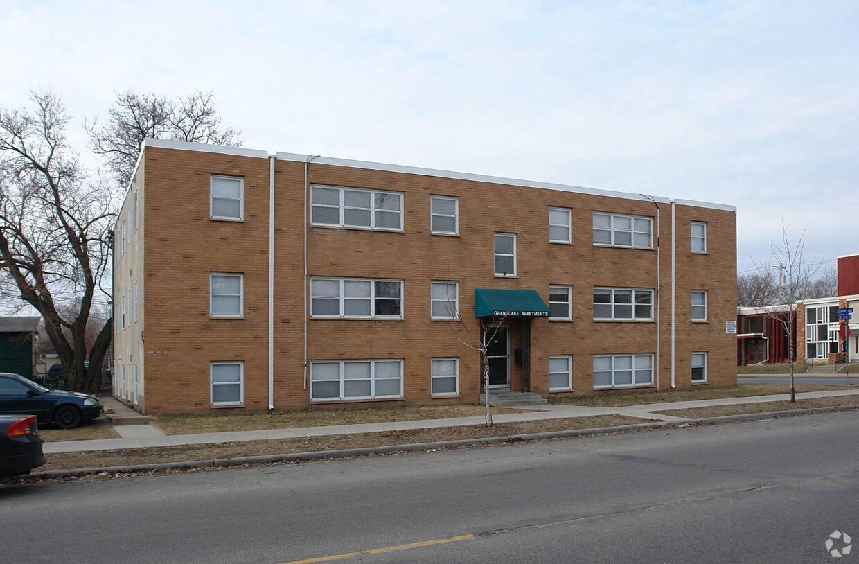 Primary Photo - Grand Lake Apartments