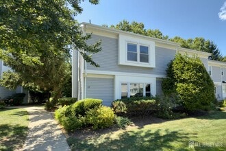 Building Photo - 57 La Rue Ln