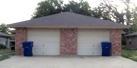 Building Photo - 1002 W Avenue B