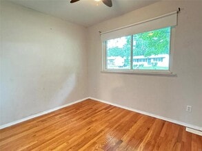 Building Photo - 840 Campion Ln