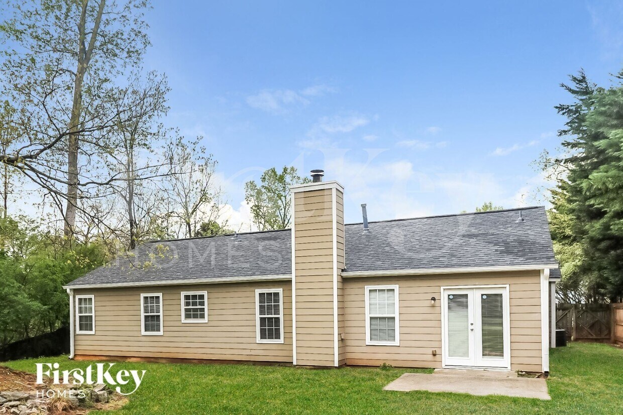 Building Photo - 709 Winding River Way