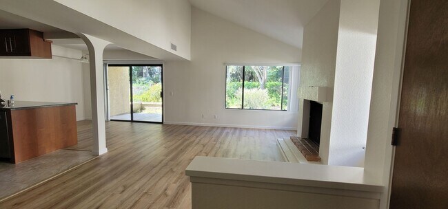 Building Photo - Spacious 3-Bedroom Townhome with Scenic Views in Glenwood Springs