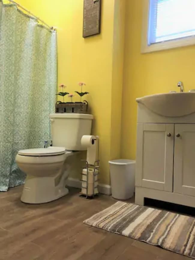 Bathroom - 1031 Bardstown Rd