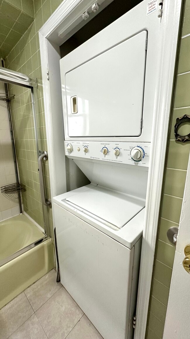 Foto del edificio - 3869 Bedford Ave