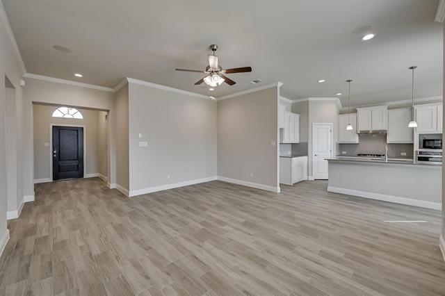 Building Photo - 1105 Hikey Ln