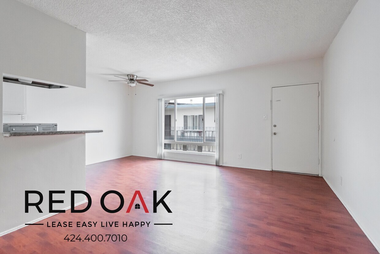 Primary Photo - ~Newly Refinished~ Inviting One Bedroom on...