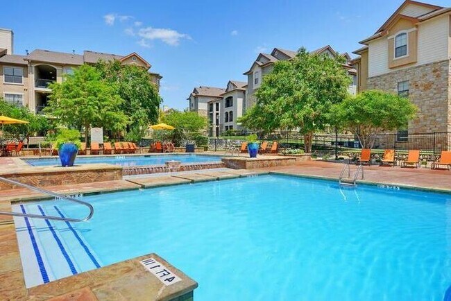 Foto del edificio - 501 E Stassney Ln