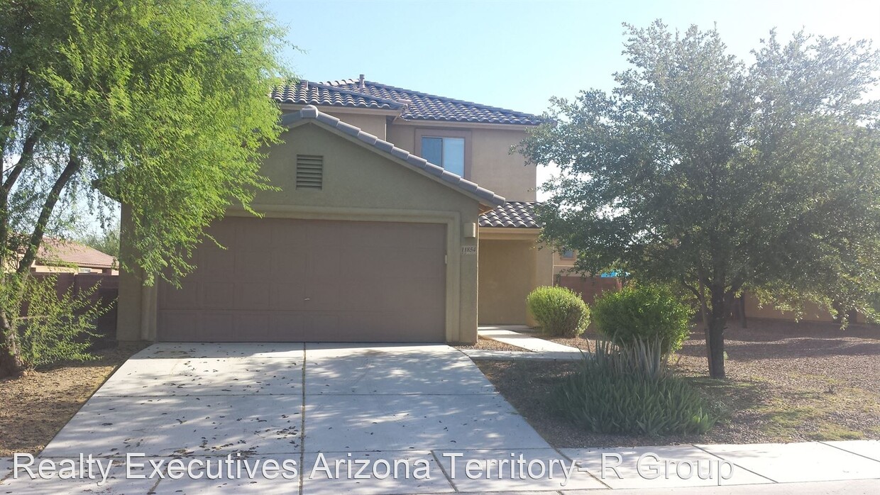 4 br, 2 bath House - 11854 W Thomas Arron Dr