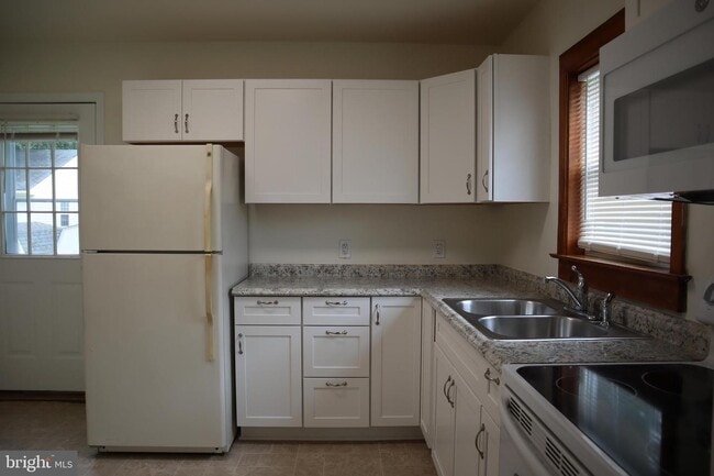 Building Photo - 509 Priscilla St