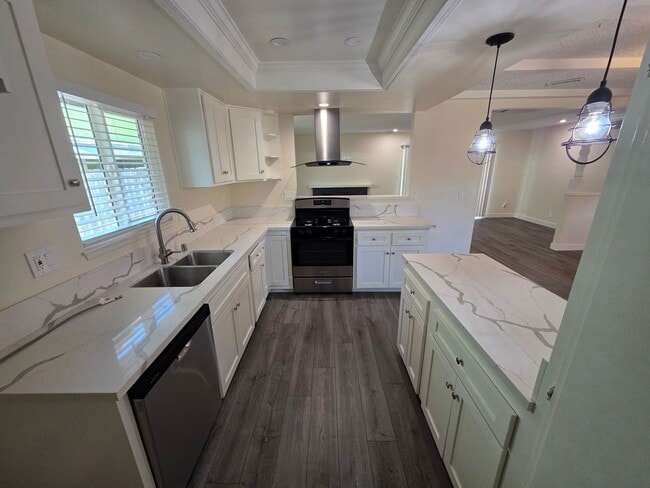 Building Photo - 2868 El Rio Cir