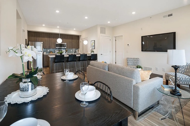 Building Photo - 1651 N 5th St