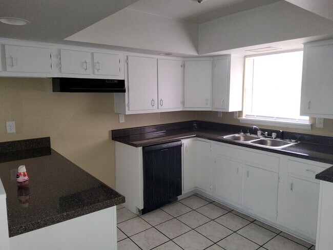 Foto del edificio - 3558 Merritt St