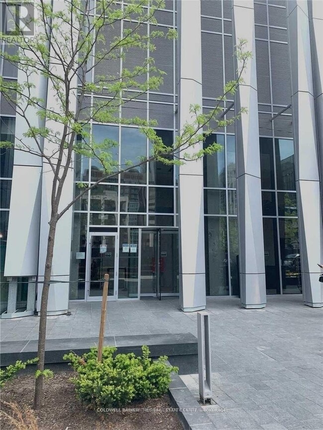 Building Photo - 1 Yorkville Ave