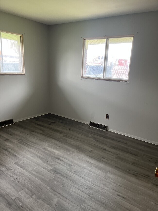 Foto del edificio - 5015 Yermo Dr