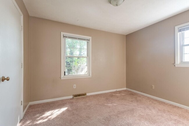 Foto del edificio - 3 bed 1.5 bath
