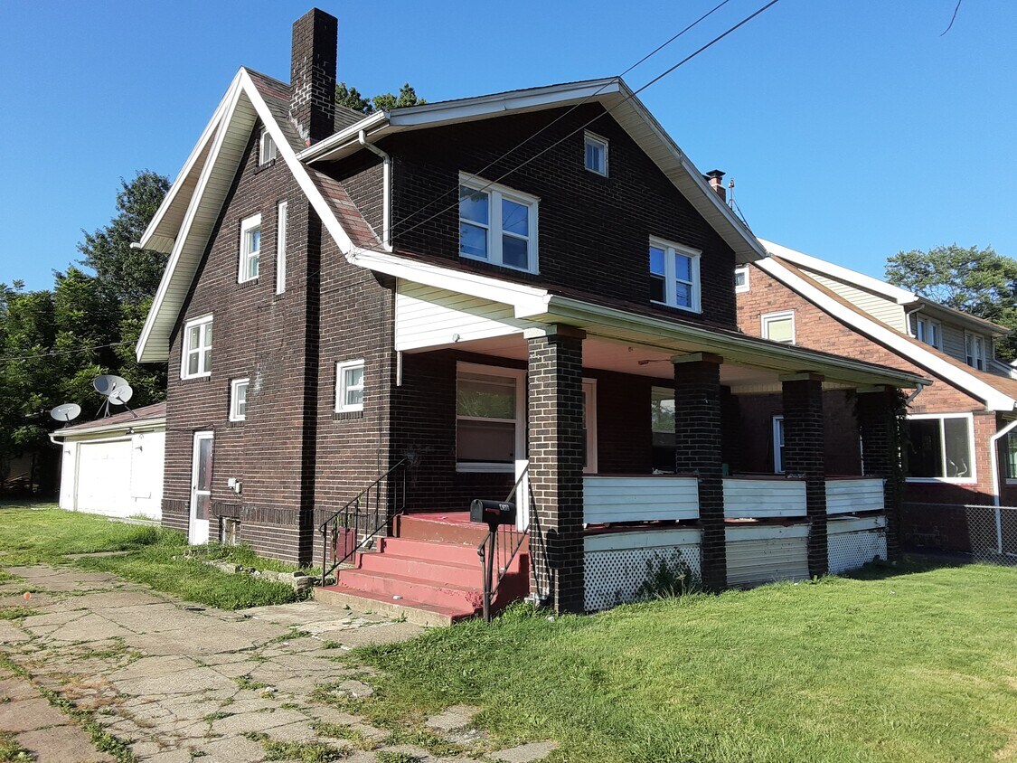 450 Crandall Ave, Youngstown, OH 44504 House Rental in Youngstown, OH