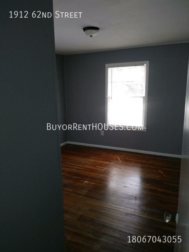 Foto del edificio - Handyman Special $99 Move in + Admin Fee /...