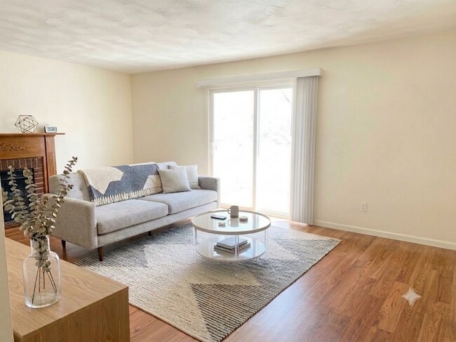 Foto del edificio - 2530 Ridge Rd