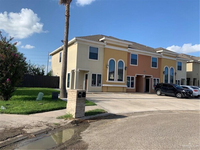 Foto del edificio - 1504 W Fig Ave