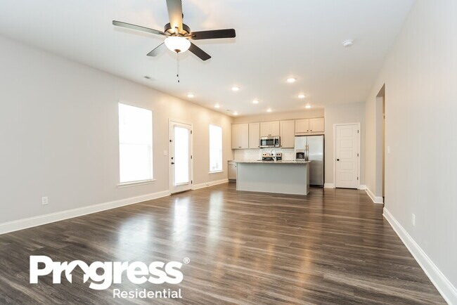 Building Photo - 2034 Miramar Cir