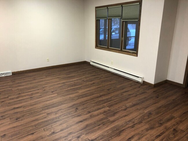 Foto del edificio - Recently Renovated 3-bedroom Home near Monk Botanical Gardens