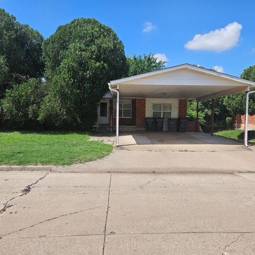 Foto principal - 5828 NW Dearborn Ave