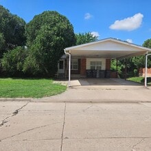 Building Photo - 5828 NW Dearborn Ave