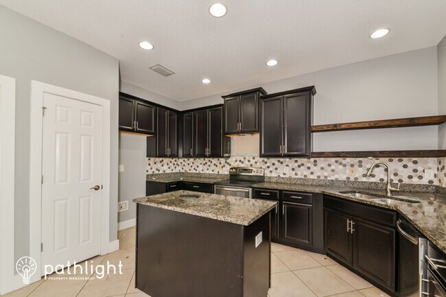 Foto del edificio - 7771 108th Avenue Circle East