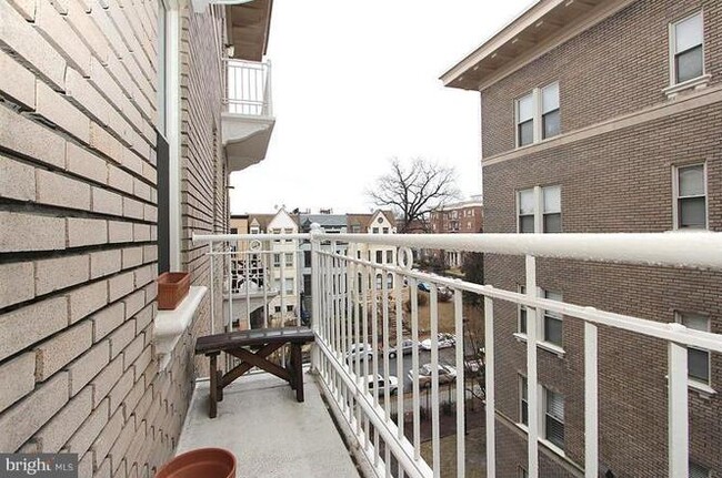 Building Photo - 1308 Clifton St NW