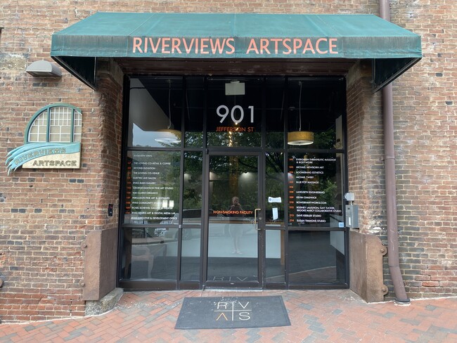 front entrance to historic building - 901 Jefferson St