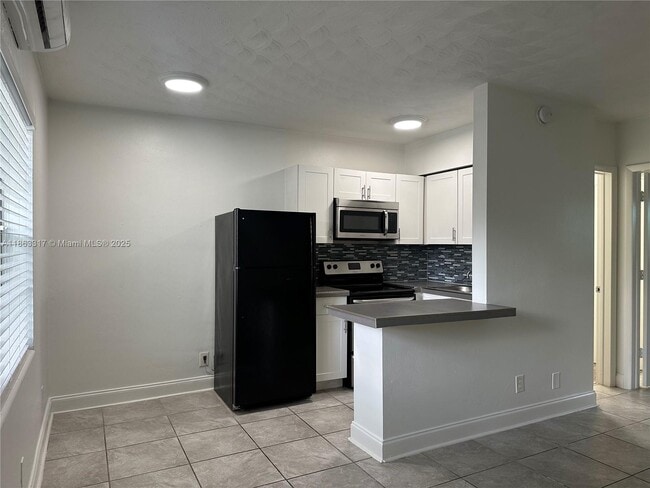 Foto del edificio - 840 NE 17th Terrace