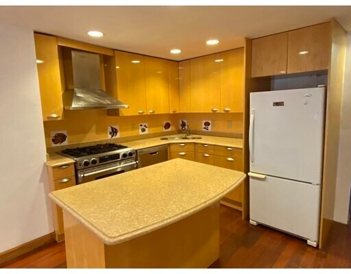 Building Photo - 13 Tabor Pl