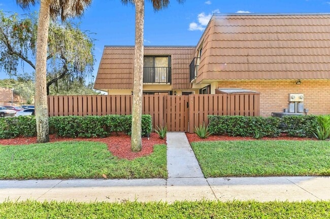 Photo - 146 Heritage Way Townhome