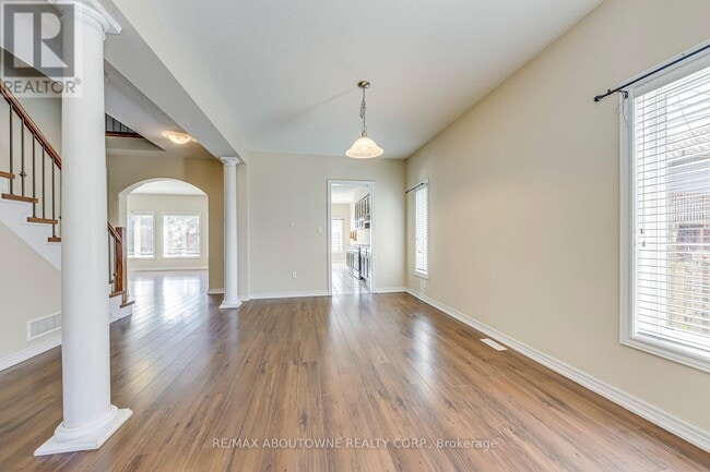 Building Photo - 816 Roulston St