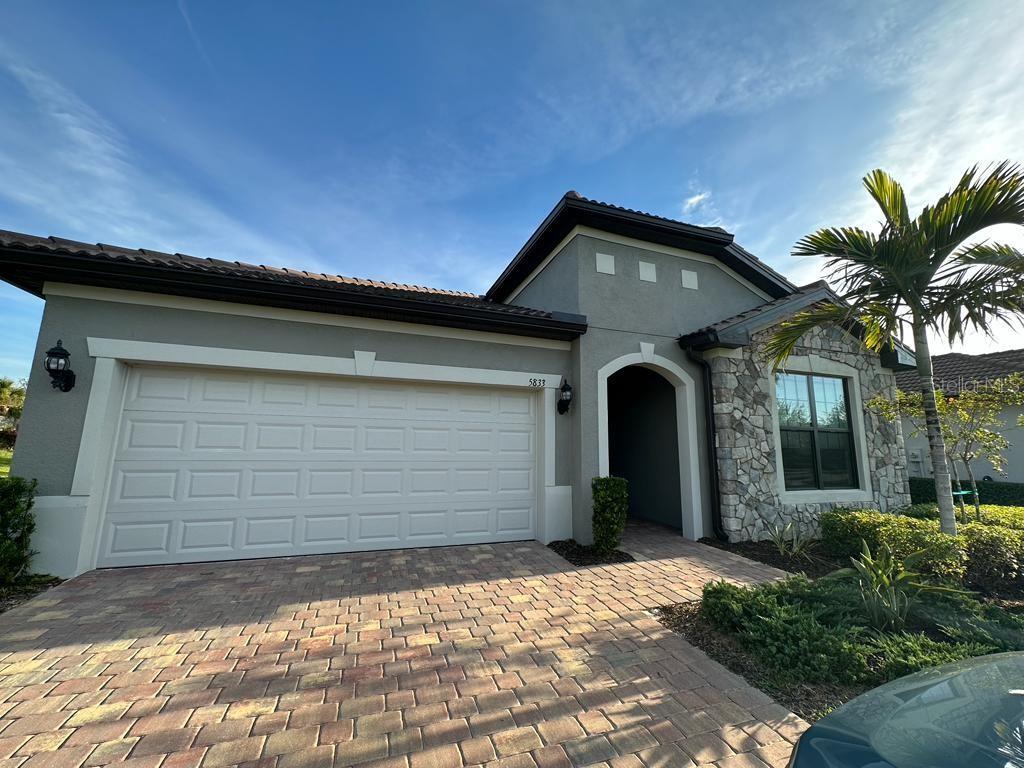 Foto principal - 5833 Willow Marsh Ct