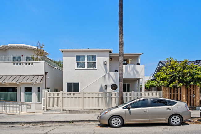 Foto del edificio - 23 Rose Ave