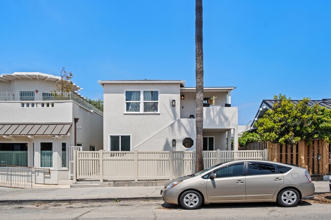 Building Photo - 23 Rose Ave